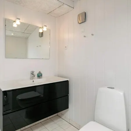 Charming Holiday In S By With Whirlpool Hébergement de vacances *